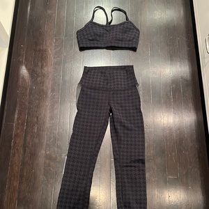 Alo Yoga leggings and bra
